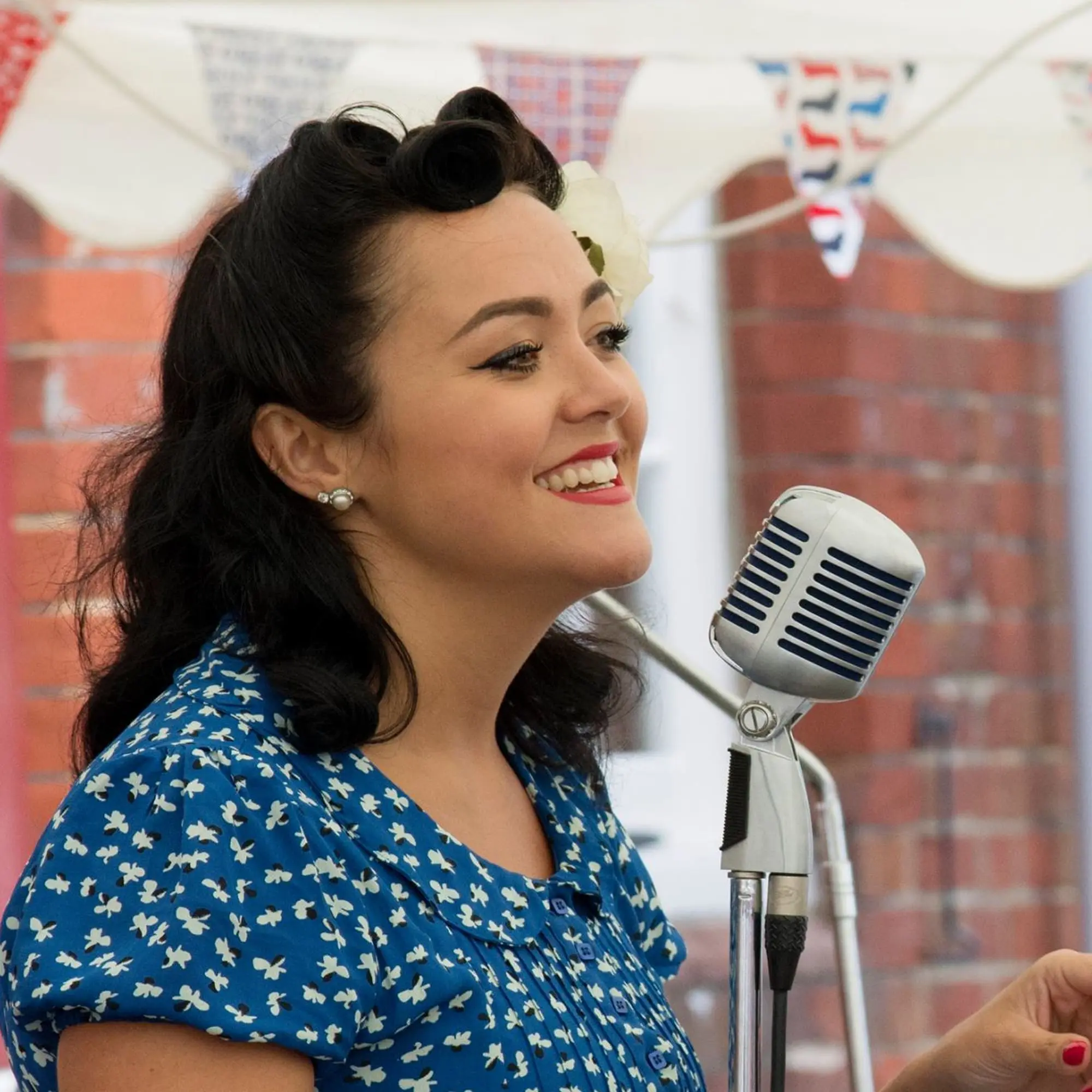 Golden Lion marquee entertainment